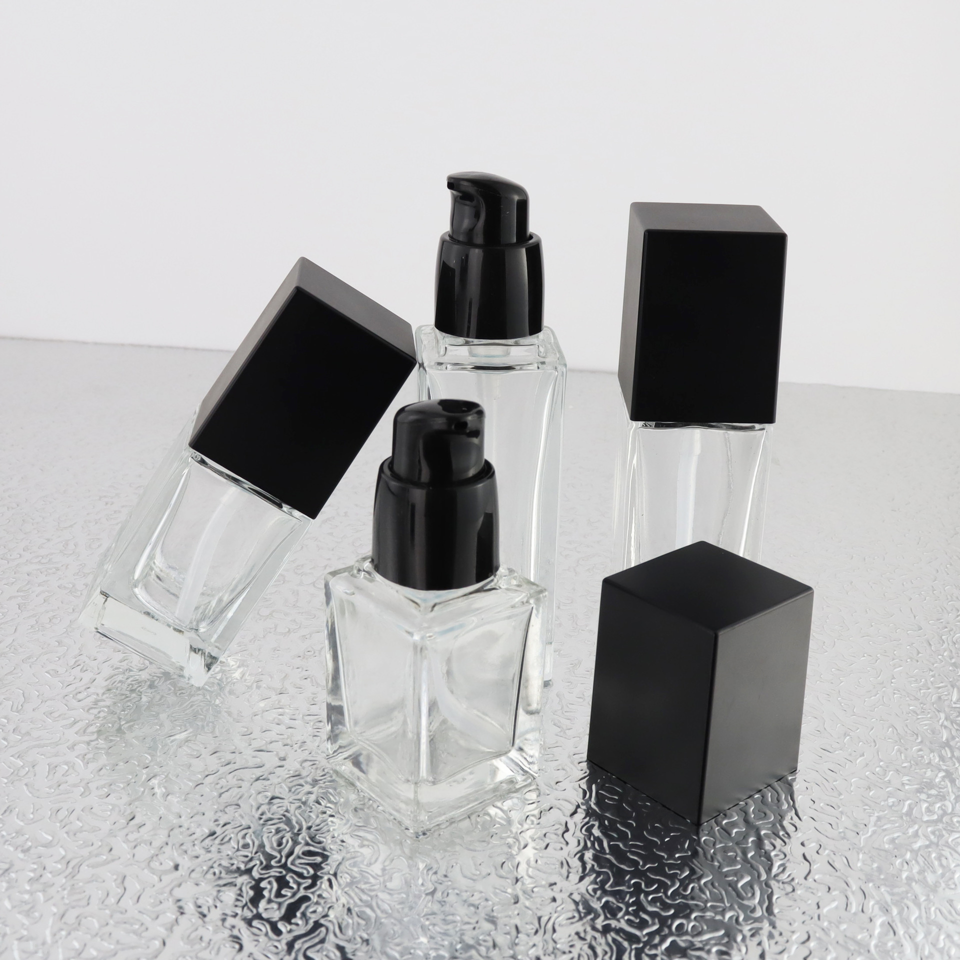 广州仓库现货四方精华液瓶20ML方乳液瓶粉底液四方瓶15ml20ml40ml