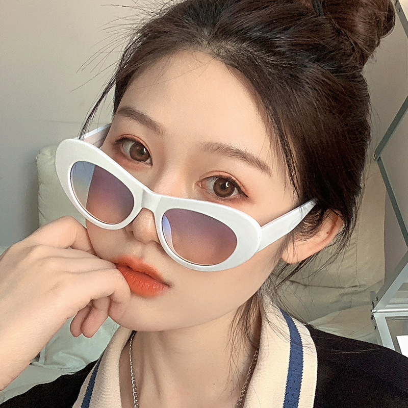 2022 Nuevo Marco oval europeo y americano gato ojo gafas de sol retro ins Internet celebridad moda gafas de sol gafas de playa 98077