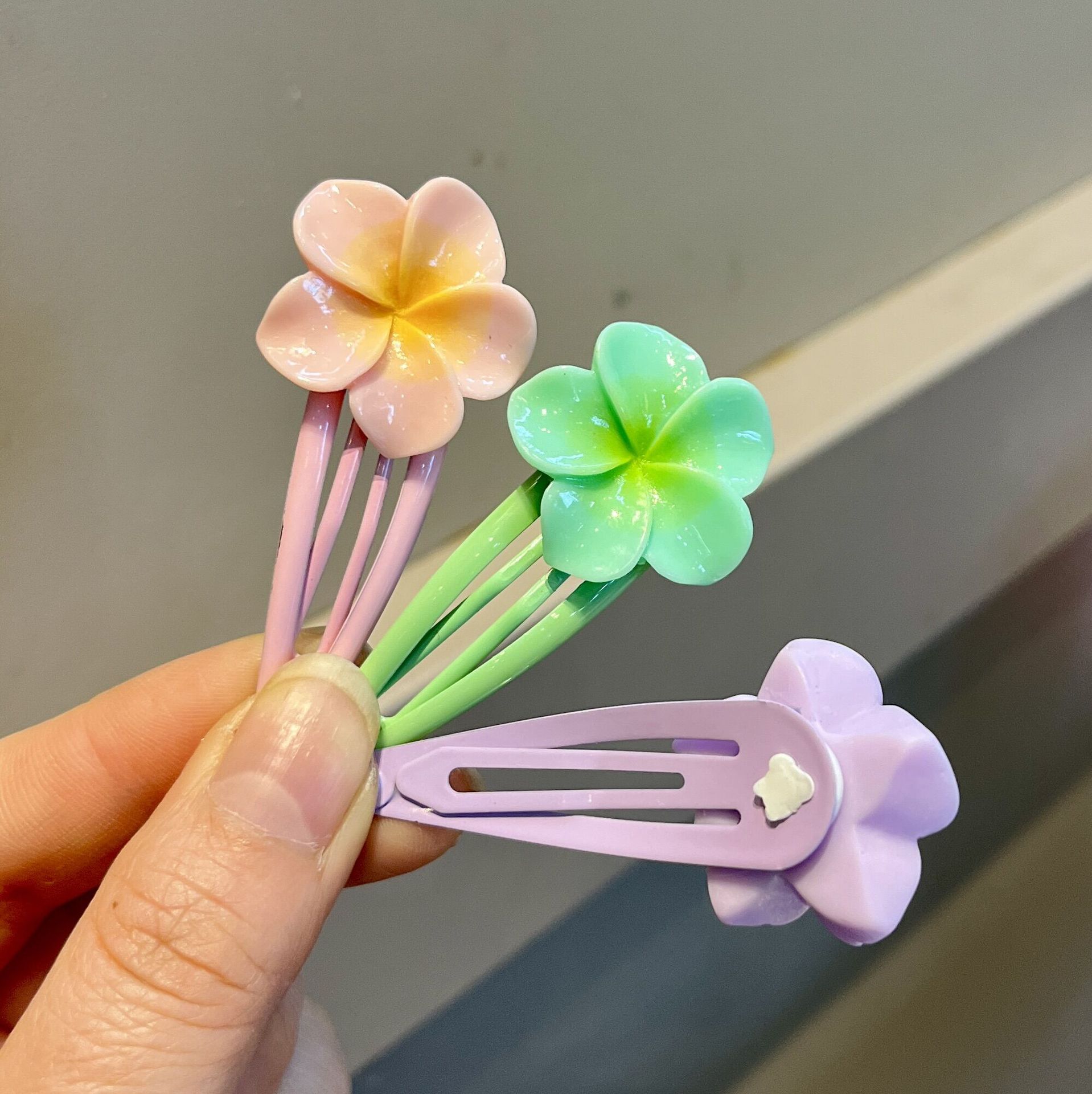Sweet Style Sweet Women's Plumeria Acrylic Hair Clip