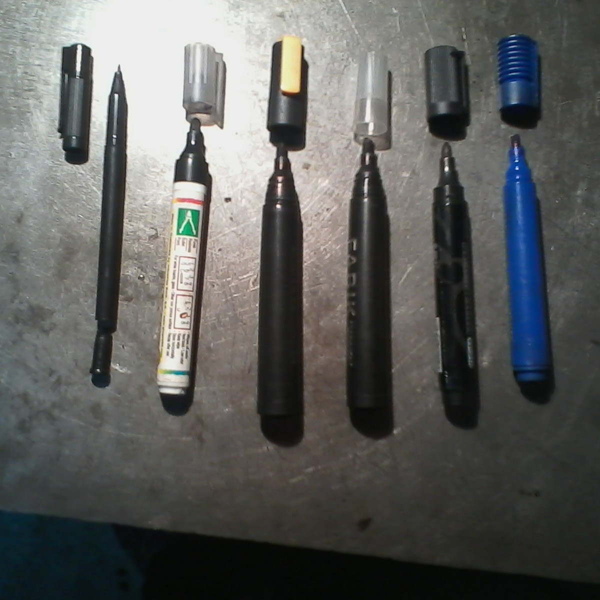 供应水彩笔,记号笔,白板笔,圆珠笔,中性笔,钢笔模具