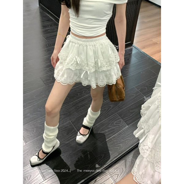 White lace summer fitted skirt with bow