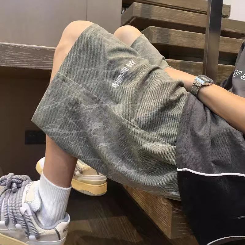 Pantalones cortos bordados rosas para niños verano nuevo estilo ropa exterior marca de moda americana pantalones casuales deportivos sueltos y transpirables para hombres