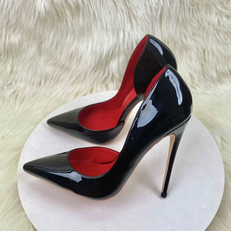 Туфли на высоких каблуках на кровати женские каблуки 2023 новый осенний черный красный фон 10 см сексуальная остроконечная одиночная обувь