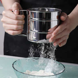 现货手持式不锈钢面粉筛 烘培手持糖粉网筛喷漆多色厨房烘培工具