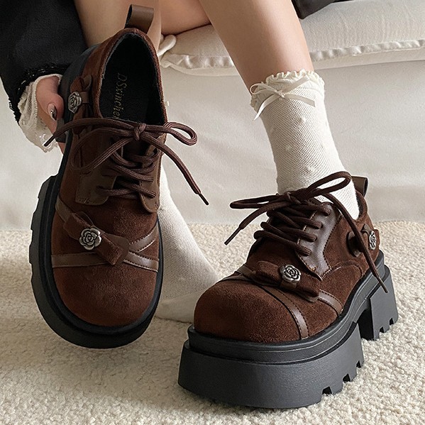 Retro estilo francés de tacones gruesos, zapatos de boca profunda para mujeres 2026 nuevos zapatos de moda de caño de altura de falda