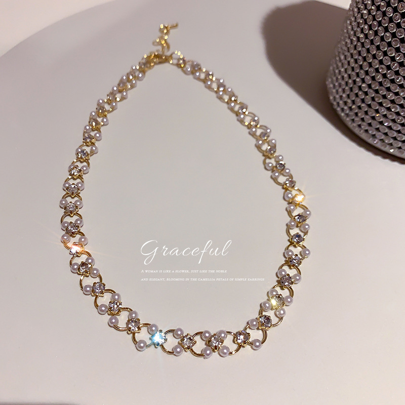 Verdadero chapado en oro Corea del Sur moda simple personalidad collar de diamantes incrustado collar de perlas en línea celebridad temperamento diseño Collar para las mujeres