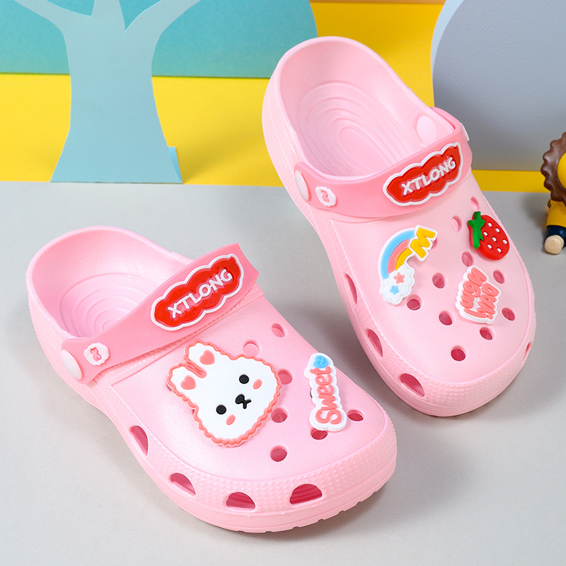 Zapatillas para niños Boys Baotou Zapatos de dibujos animados lindos con fondo suave Zapatos de playa para niñas súper suaves Bebé antideslizante Verano