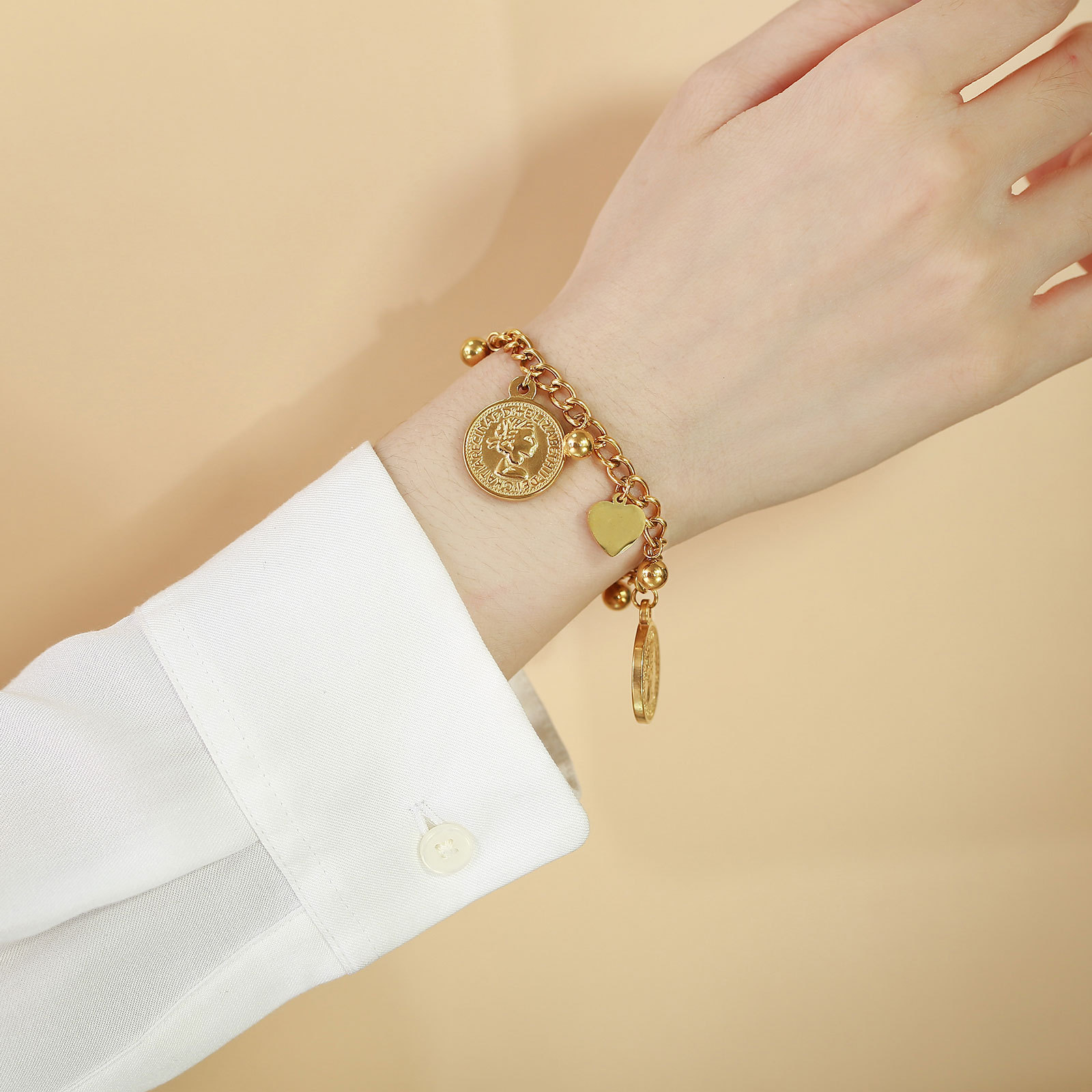 Retro Portrait Titanium Steel Bracelets Heart Ornaments Stainless Steel Rings