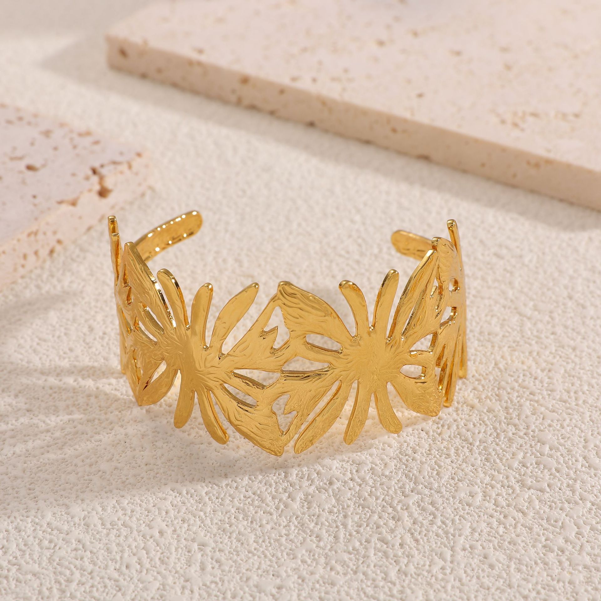 Europa y los Estados Unidos oro galvanizado imitación de frita abertura pulsera temperamento pulsera de moda transfronteriza lujo ligero alta sensación de joyas al por mayor