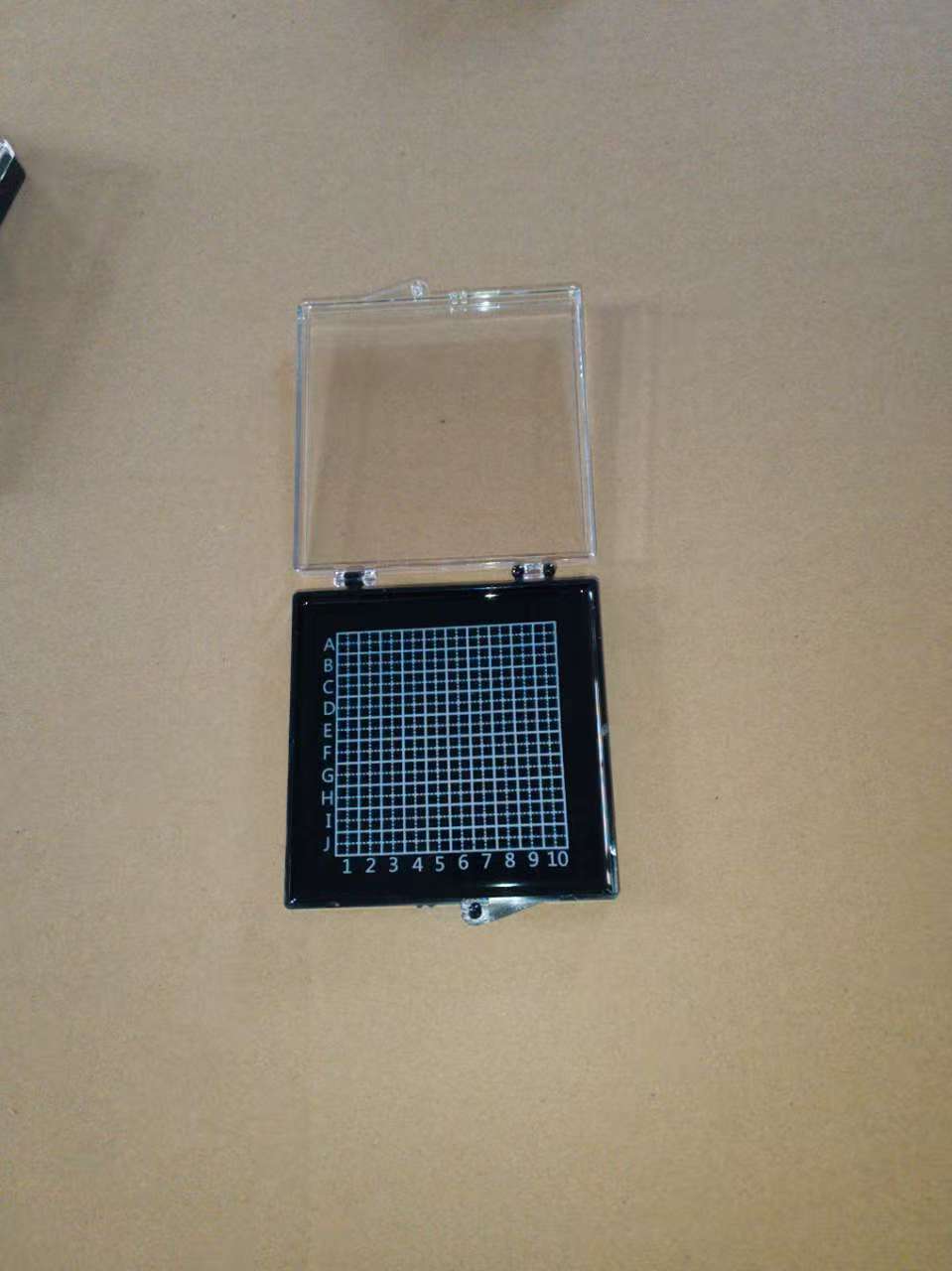 оƬ��ճ�У�оƬ������ ʵ������Ʒ�д���չʾ��Ƭ��