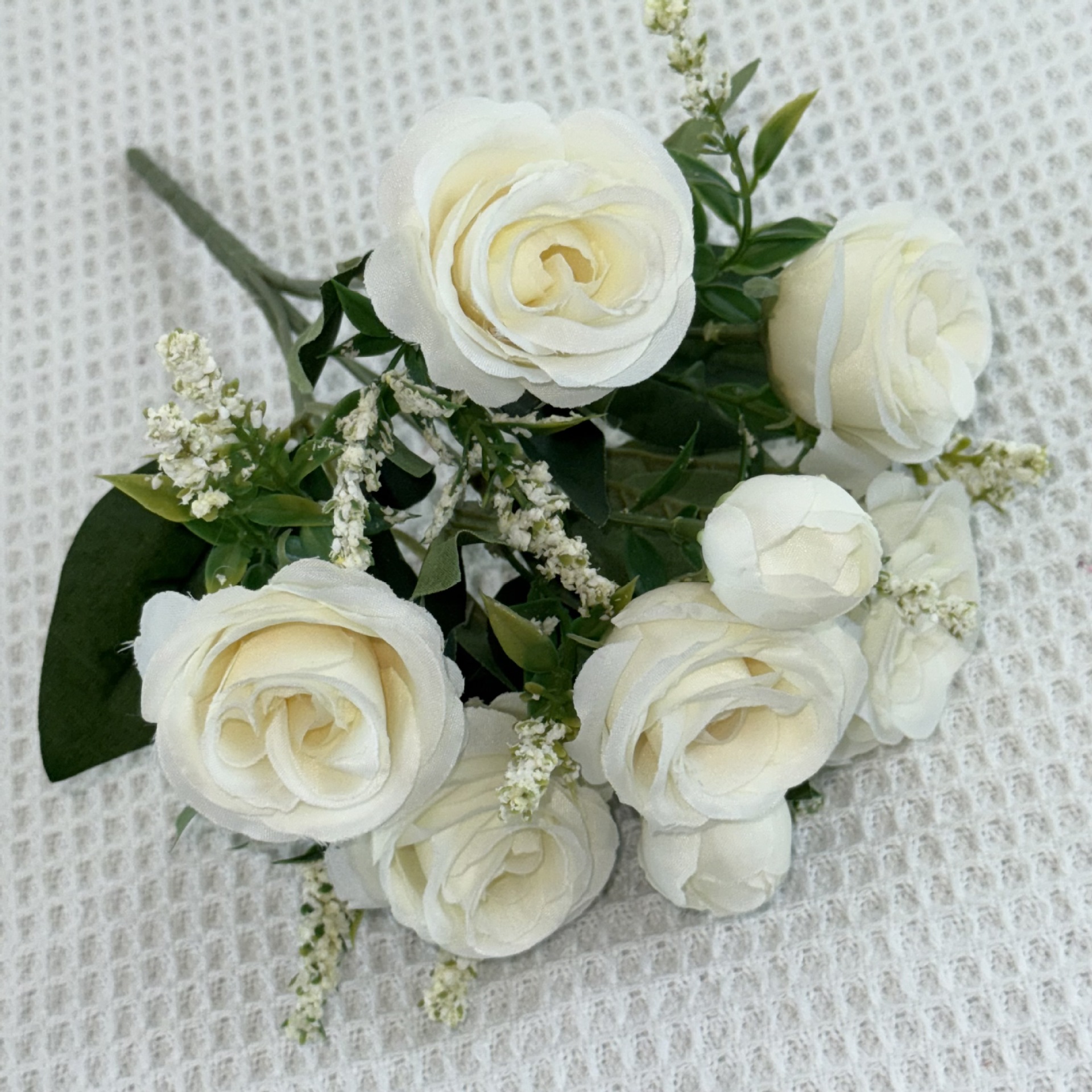 Comercio exterior transfronterizo al por mayor Manso de boda de Amazon Ramo de flores Rosas Sosteniendo explosiones transfronterizas Flores artificiales Flores artificiales Flores falsas