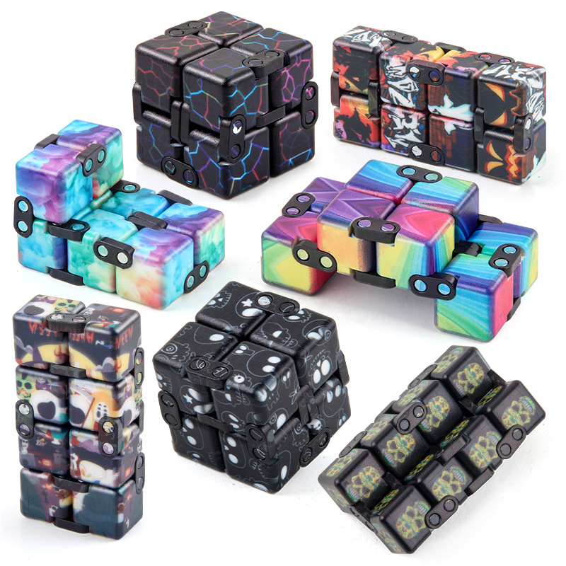 Descompresión de Halloween ilimitado Cubo de Rubik Navidad descompresión nuevo juguete exótico bolsillo Flip de segunda orden de Rubik's Cube transfronteriza