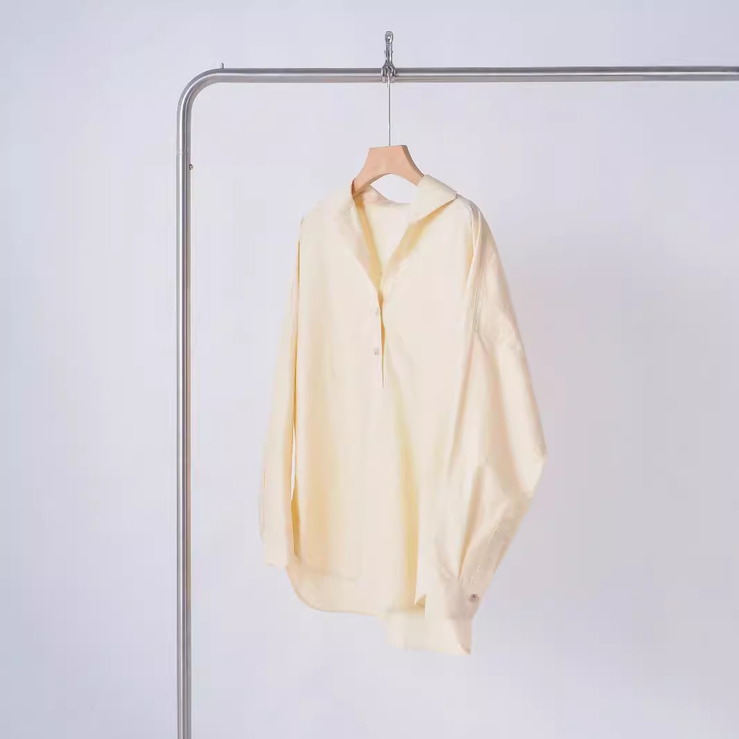 Small design minimalistic long-sleeve