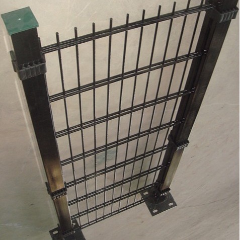 供应双丝护栏护栏网 别墅围栏网 桥梁防护网 金属围墙网加高护栏