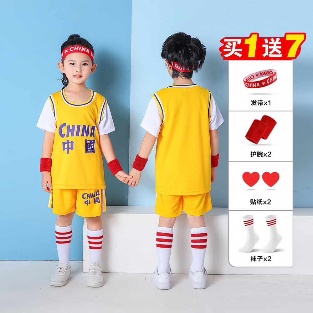 Trajes de baloncesto infantil falsificados al por mayor de dos piezas trajes deportivos fitness de manga corta logotipo de primavera y verano transpirable secado rápido