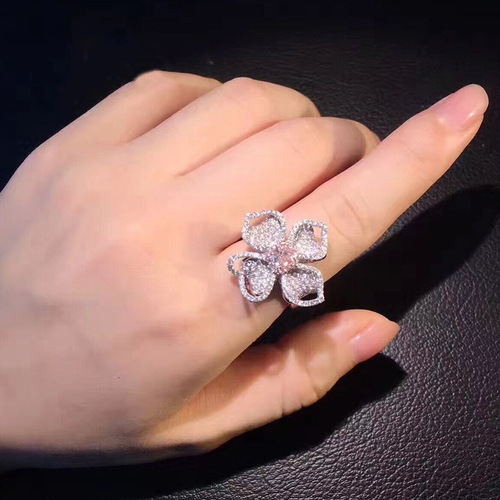 AliExpress fashion luxury light luxury group set pink diamond ring for women four-leaf clover flower European full diamond ring