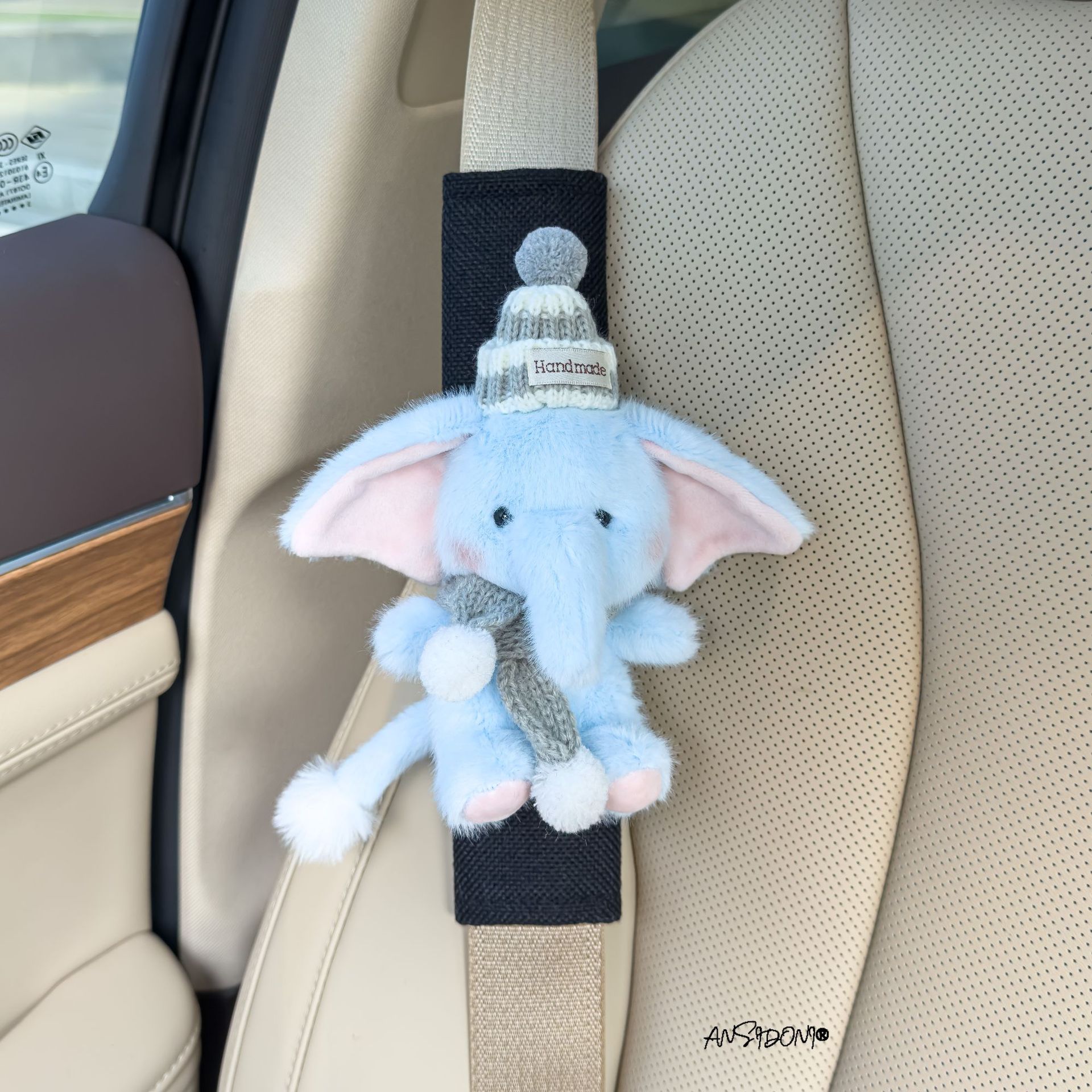 Cute Little Elephant Car Seat Belt Shoulder Pad Anti-Wear Clothing Protection Cover for Girls Car Interior Decoration Accessory
