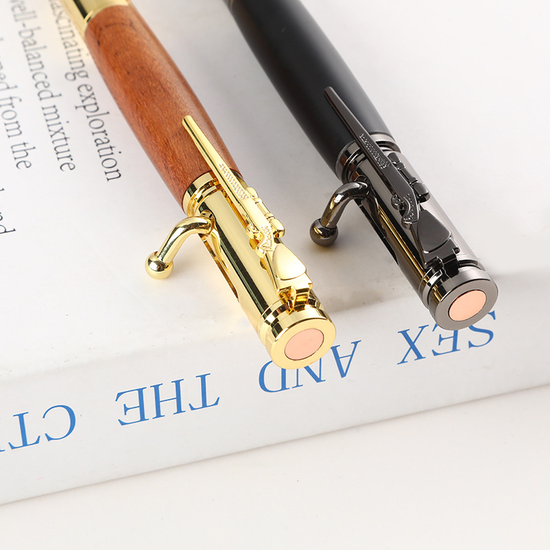 Bolígrafo de cerrojo multifuncional Bolígrafo de regalo publicitario creativo Bolígrafo de metal de ametralladora de imitación Bolígrafo de tácticas de autodefensa al por mayor