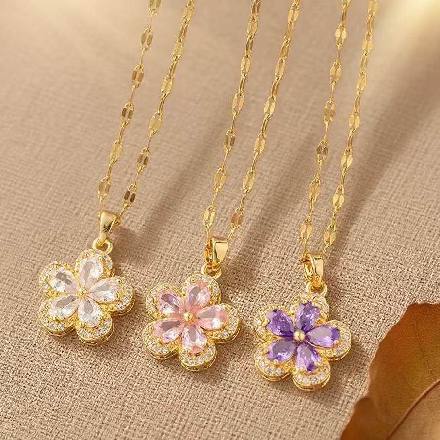 Purple Crystal Five-leaf Flower Necklace In Titanium Steel_voghion.com