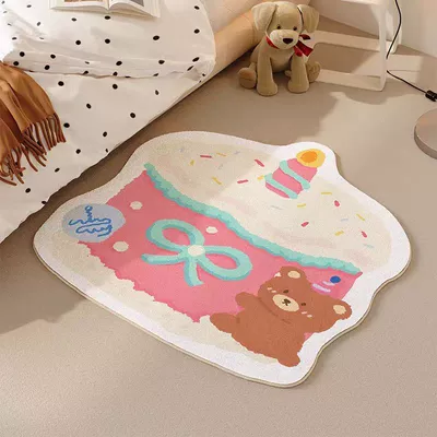Avtomobil döşəmə paspasları — Girly Heart-Shaped Imitation Cashmere Carpet - blue-and-green-rimmed-raspberry-cake-50x50cm-imitation-cashmere-dot-plastic-bottom