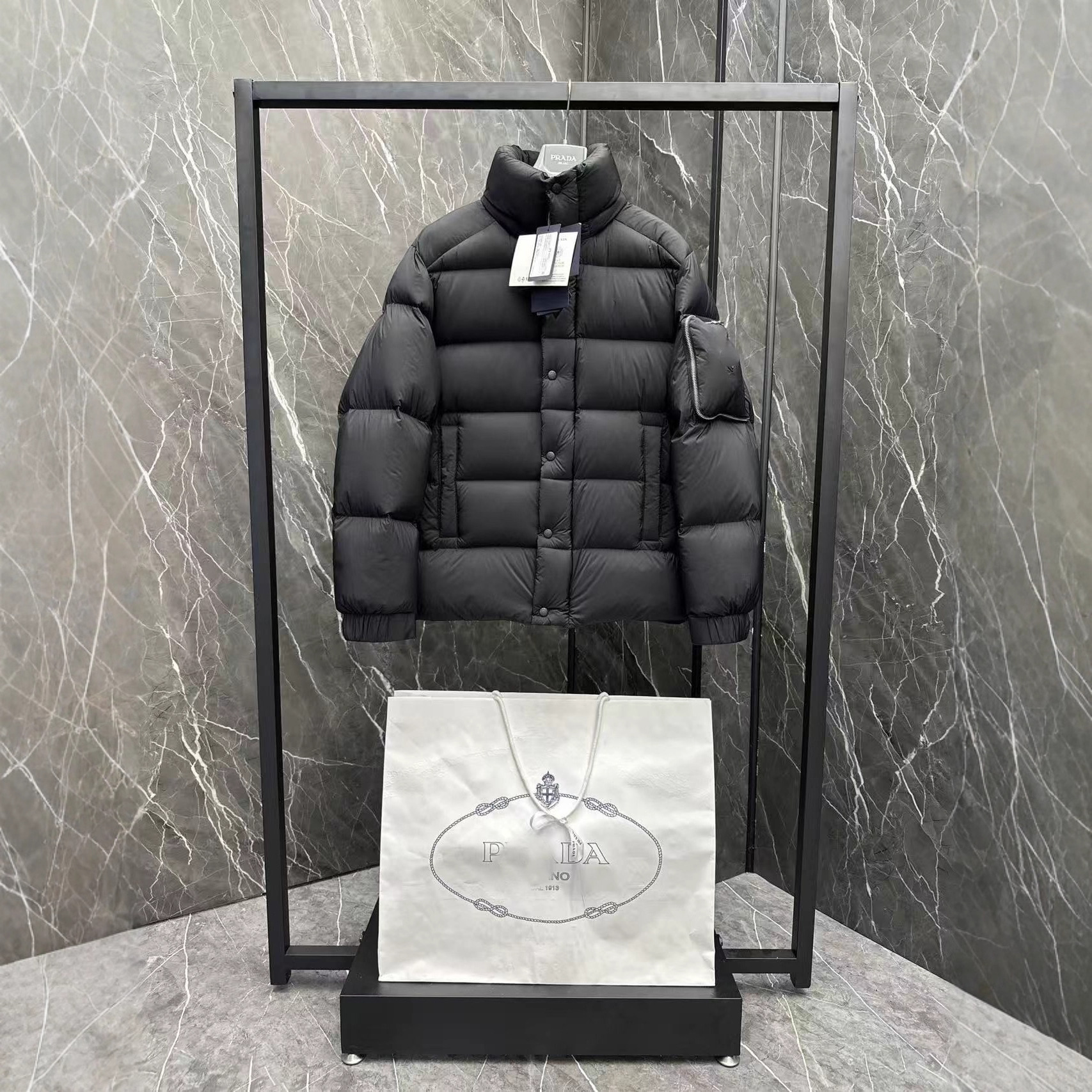 2025新款工厂实拍P家大口袋连帽羽绒高街保暖加厚情侣羽绒服