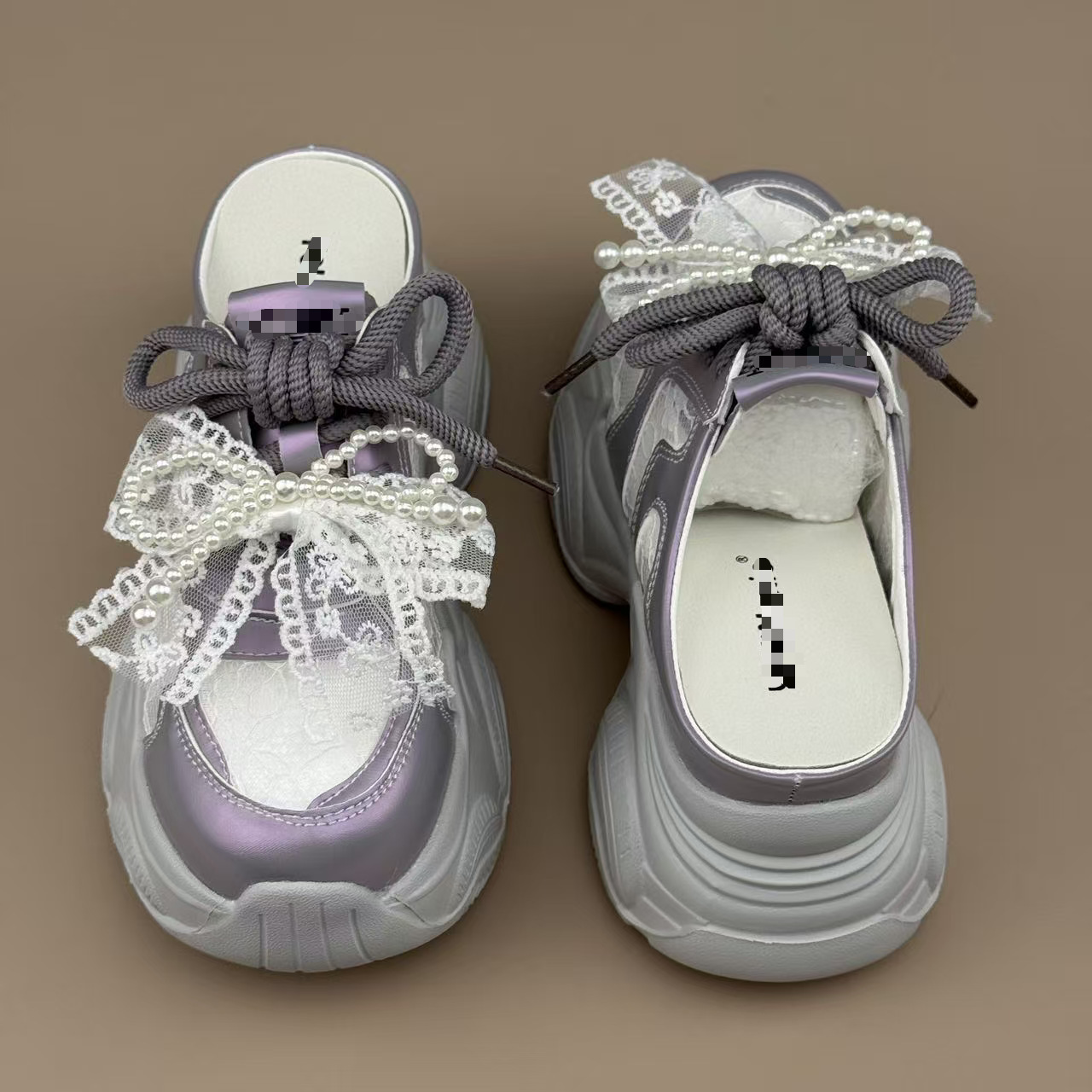 Zapatos de sandalia de alta altura para mujeres 2026 nuevos espaciosos huecos transpirables de malla gruesa de suela pequeña zapatos blancos de Mary Zhen
