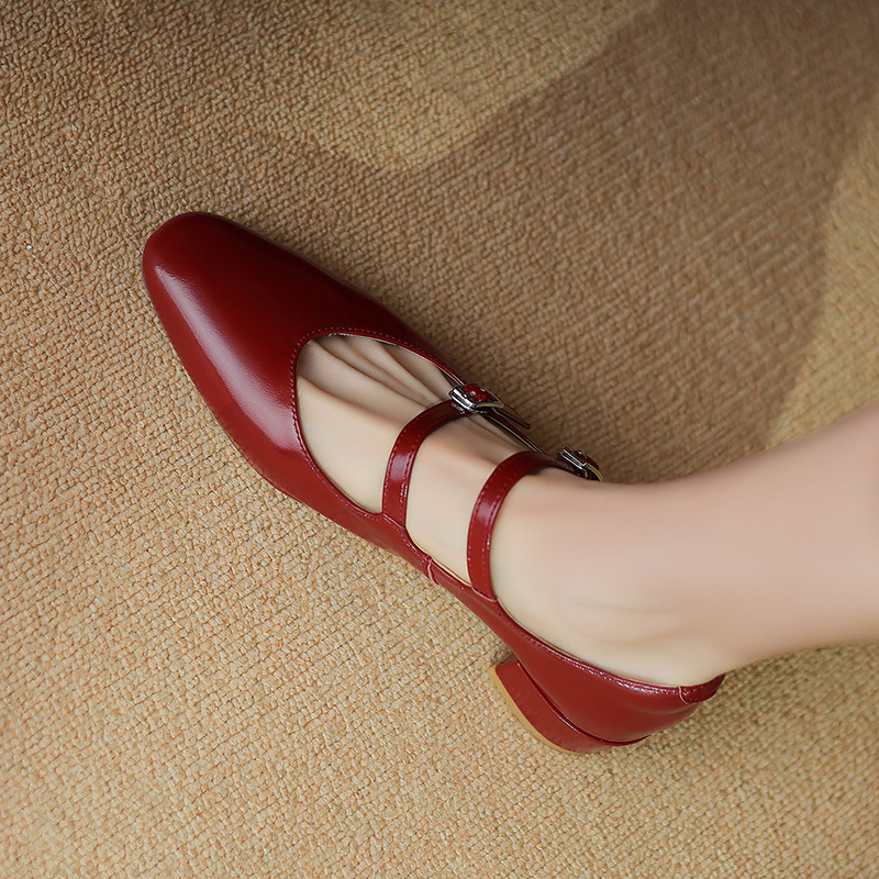 Retro leather Mary Jane shoes square toe low-cut with a strap
