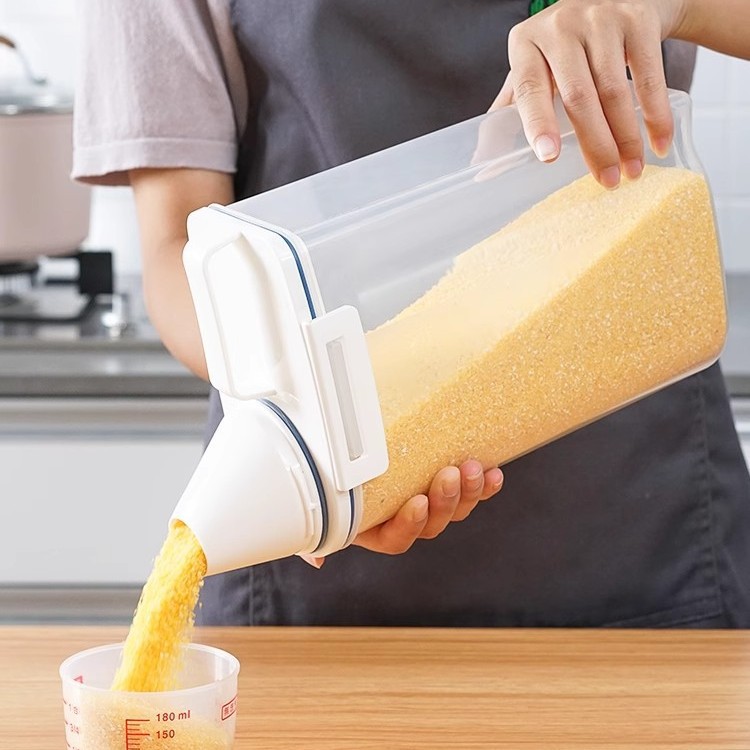Venta caliente cinturón de plástico taza medidora cubo de arroz sellado caja de almacenamiento de arroz a prueba de humedad y a prueba de insectos tanque de almacenamiento de granos de cocina