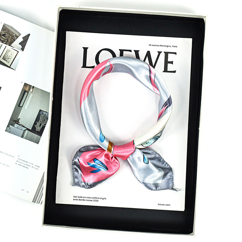 Alta sensación de primavera impresa pañuelo 50 color cuello de cor corta pañuelo cuadrado de color flor francesa retró pañuelo de seda damas