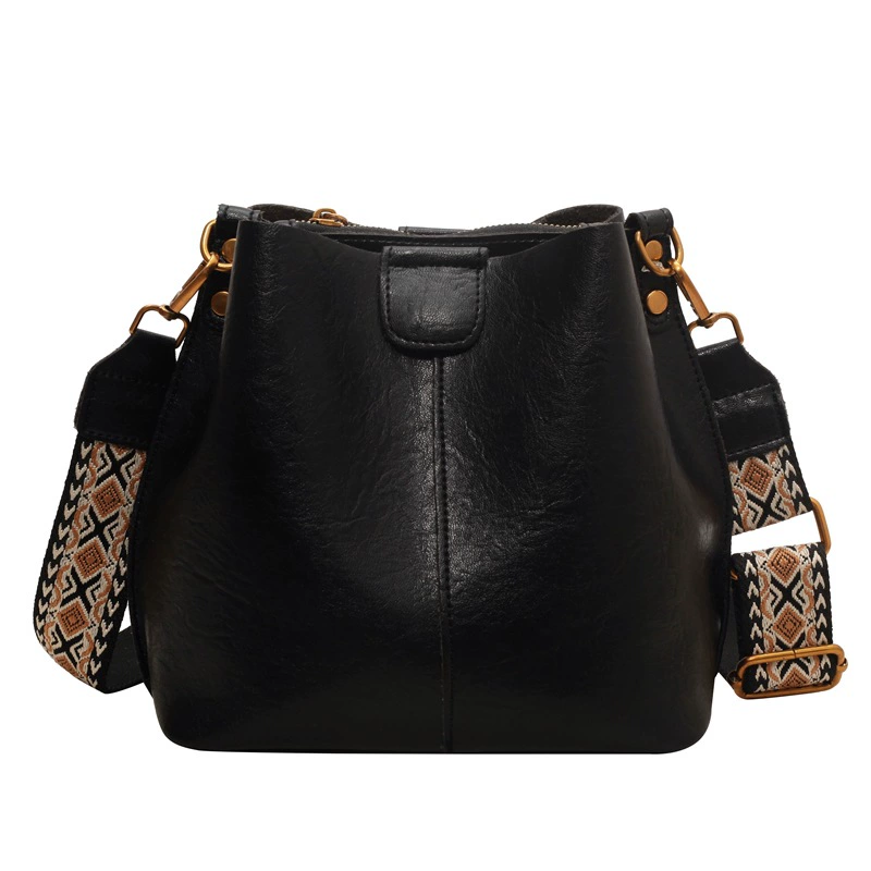 Demi-season straps, fashionable one-shoulder bag, 2023 collection, high-end