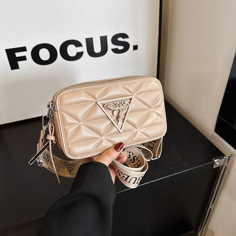 Comercio exterior transfronterizo 2024 pequeña bolsa cuadrada bolso de hombro casual del todo partido de las mujeres bolsa de mensajero moda rombo correa de hombro ancha bolso de la cámara