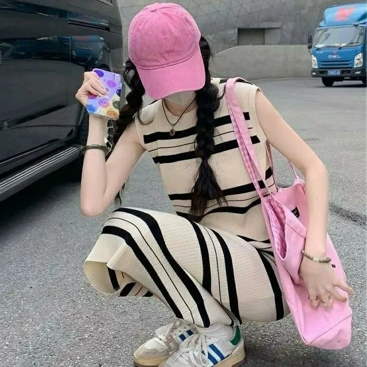 2025 новый тонкий миди-платье с контрастными цветами, без рукавов, юбка и вязаный жилет в полоску для женщин