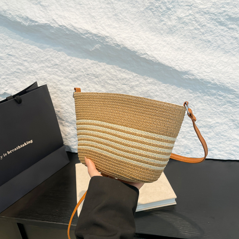 2025 primavera bolsas de paja nicho francés bolsas de tejido bolsas de moda estética bolsas de teléfono móvil bolsas de hombro