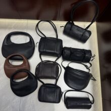 日本ae小众ta羊皮压鹿纹圆筒包笔筒包真皮手提单肩小容量手拎包女