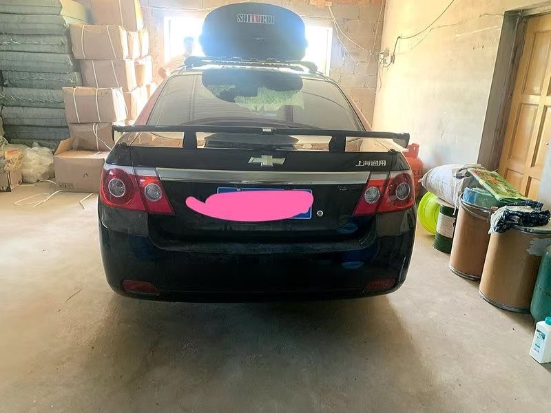 Automobile general tail three-compartment non-perforated paste-type aircraft wing brand new large tail moving running wing modification parts