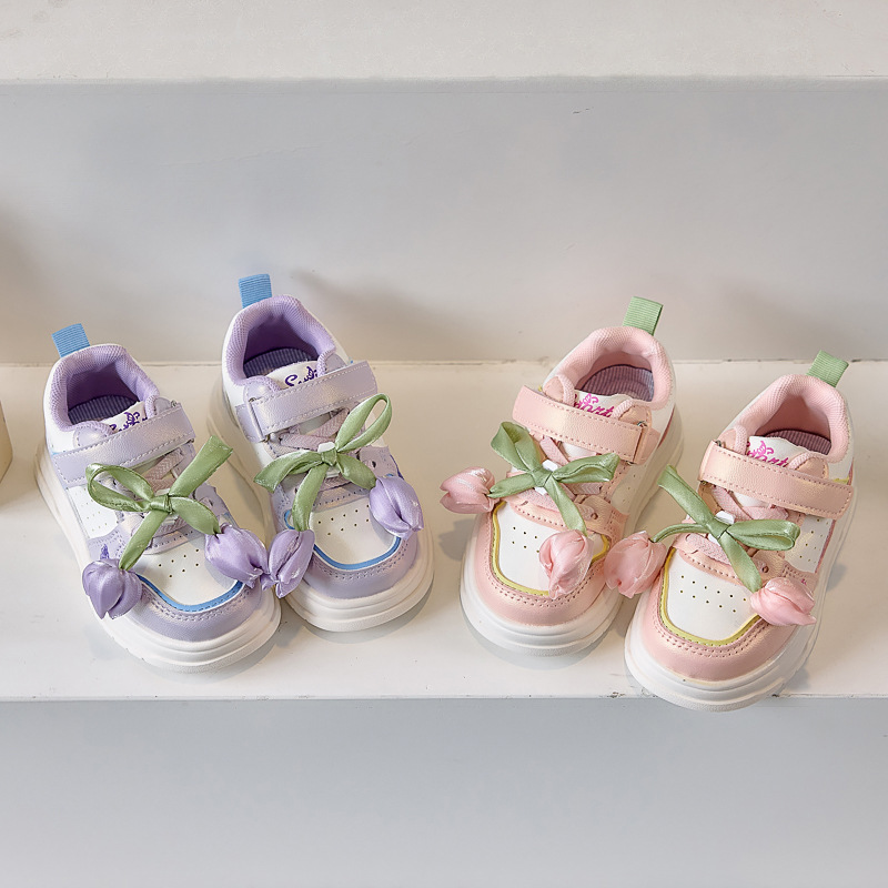 Zapatos infantiles de otoño 2025 chicas dama Fan flores zapatos de pan superligeros estudiantes lindos zapatos deportivos de moda