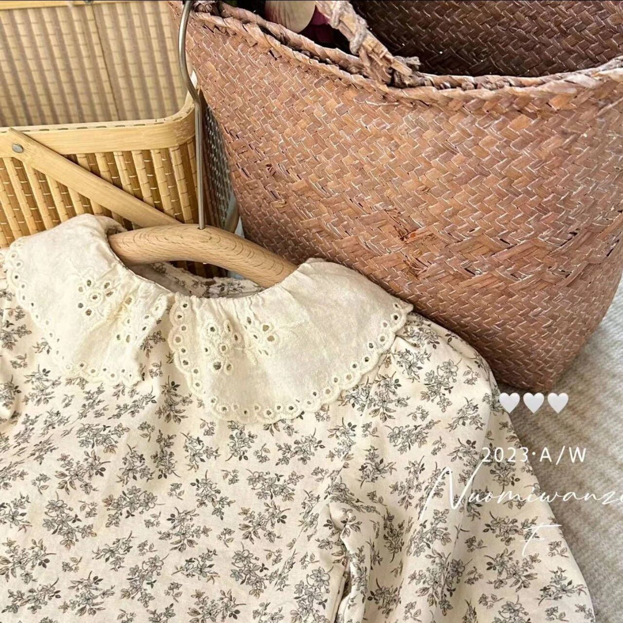 Estilo coreano primavera y otoño niñas bebé suave camisa de fondo floral ins manga larga muñeca collar suelta camisa de los niños lindos