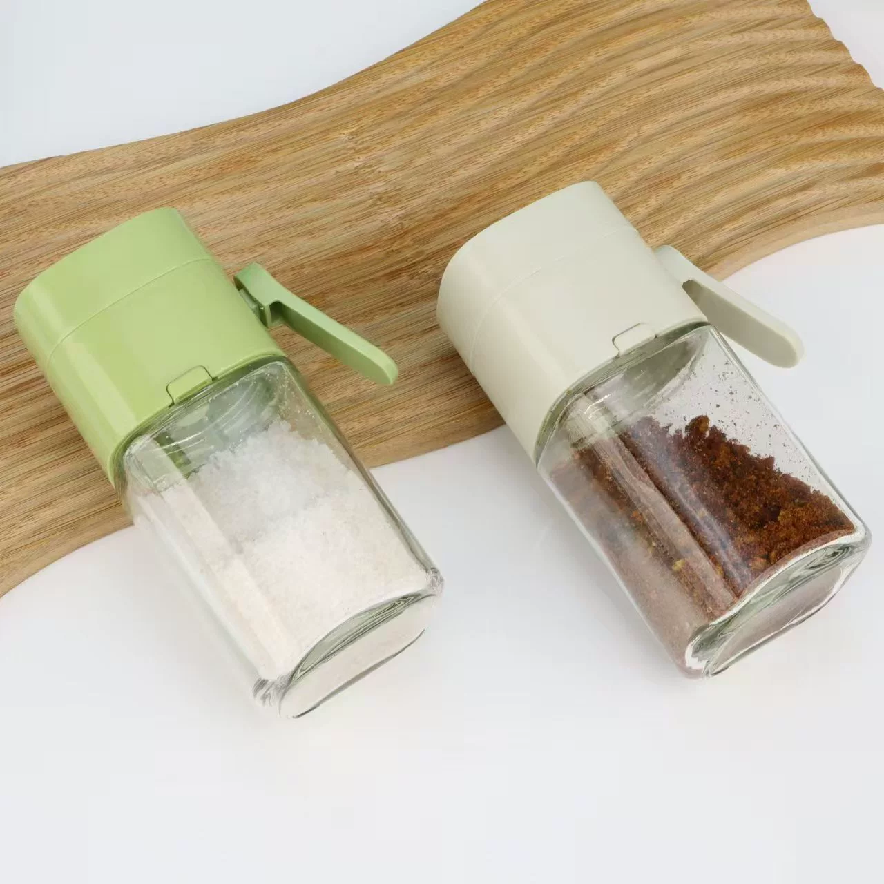 New quantitative seasoning tank press-type salt jar kitchen moisture-proof salt jar salt control metering seasoning jar seasoning bottle