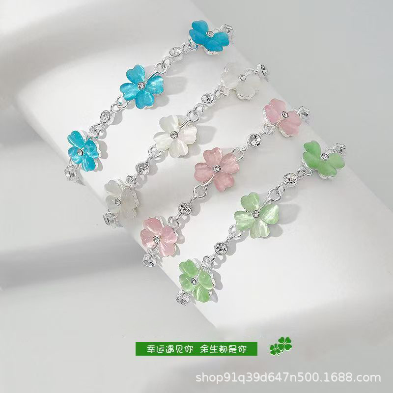 Lucky Clover Green Four-Leaf Clover Bracelet for Women, Niche Design, Fresh and Light Luxury Style, Wholesale Jewelry, Tiktok Hot Item Lucky Clover Green Four-Leaf Clover Bracelet for Women, Niche Design, Fresh and Light Luxury Style, Wholesale Jewelry, Tiktok Hot Item