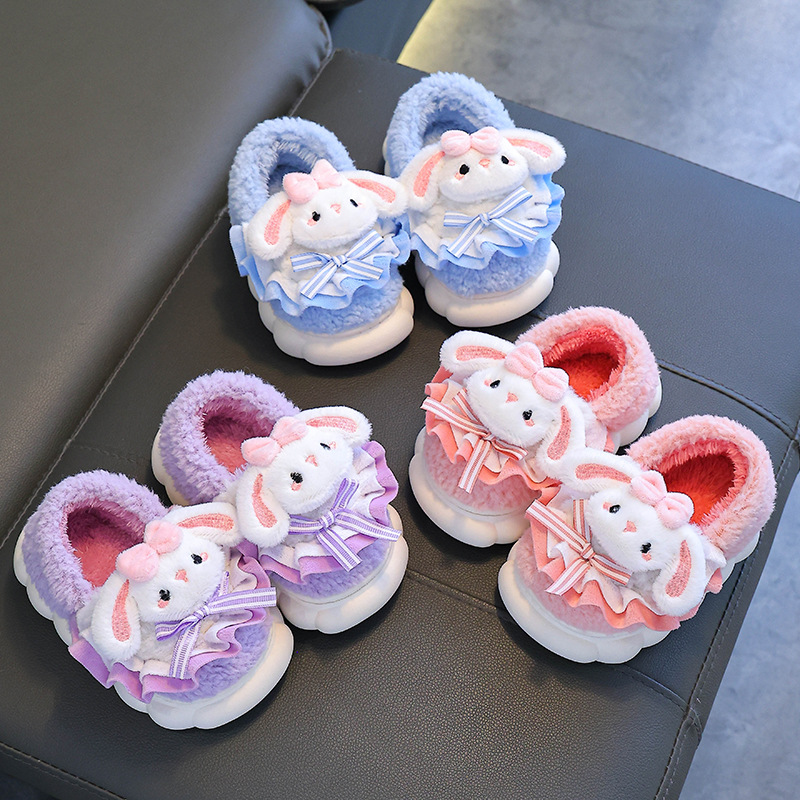 Zapatillas de algodón de invierno para niños niñas lindas calentadas y veludo antideslizante para niños pequeños y medianos bolsas de bebés zapatos de algodón caseros
