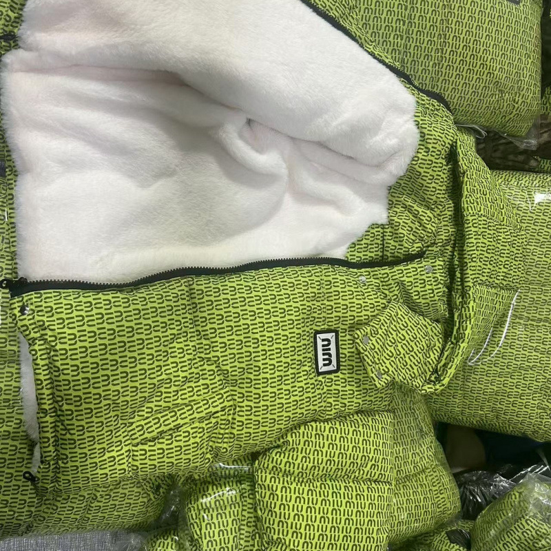 형광 녹색 토끼 모피 클립