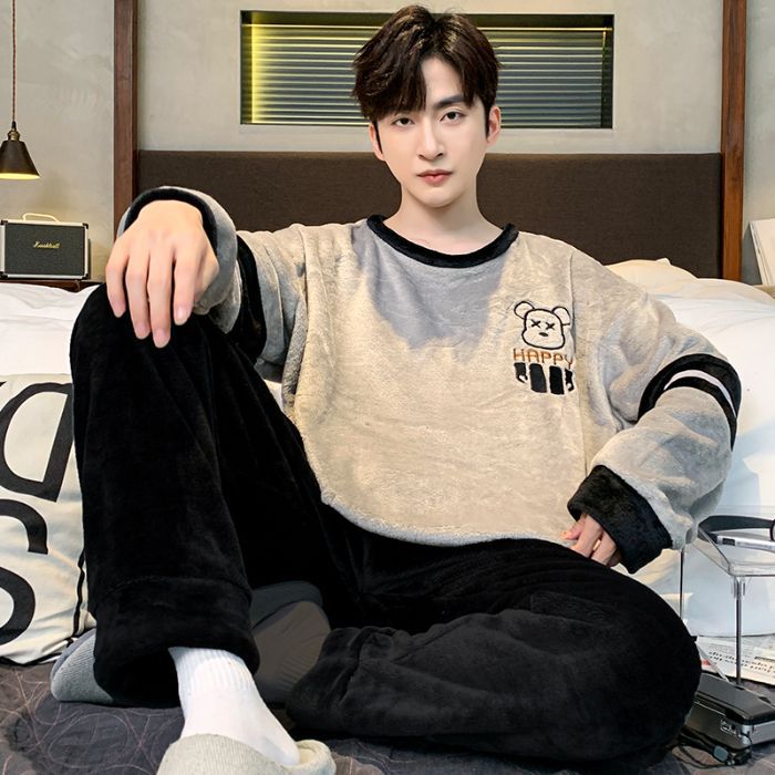 Pijamas de franela para hombre, invierno 2025, forro polar coral grueso, tallas grandes, aptos para usar en exteriores, conjunto para estar en casa, exportación.