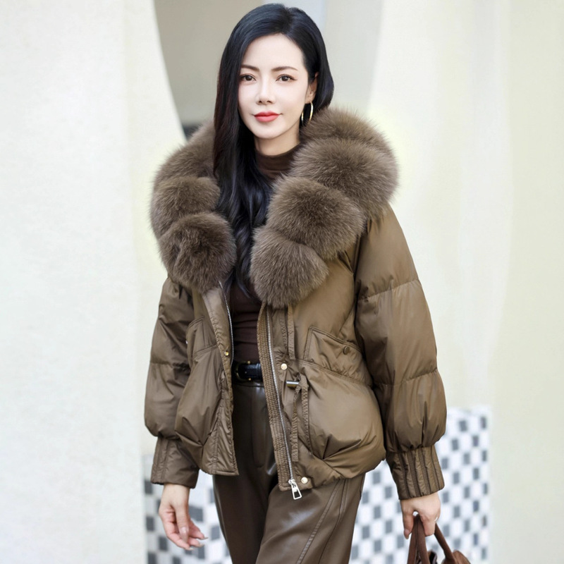 2026 Winter New Style White Duck down Jacket with Large Fox Fur Collar, Short Fashion Loose Thick Warm Coat for Women