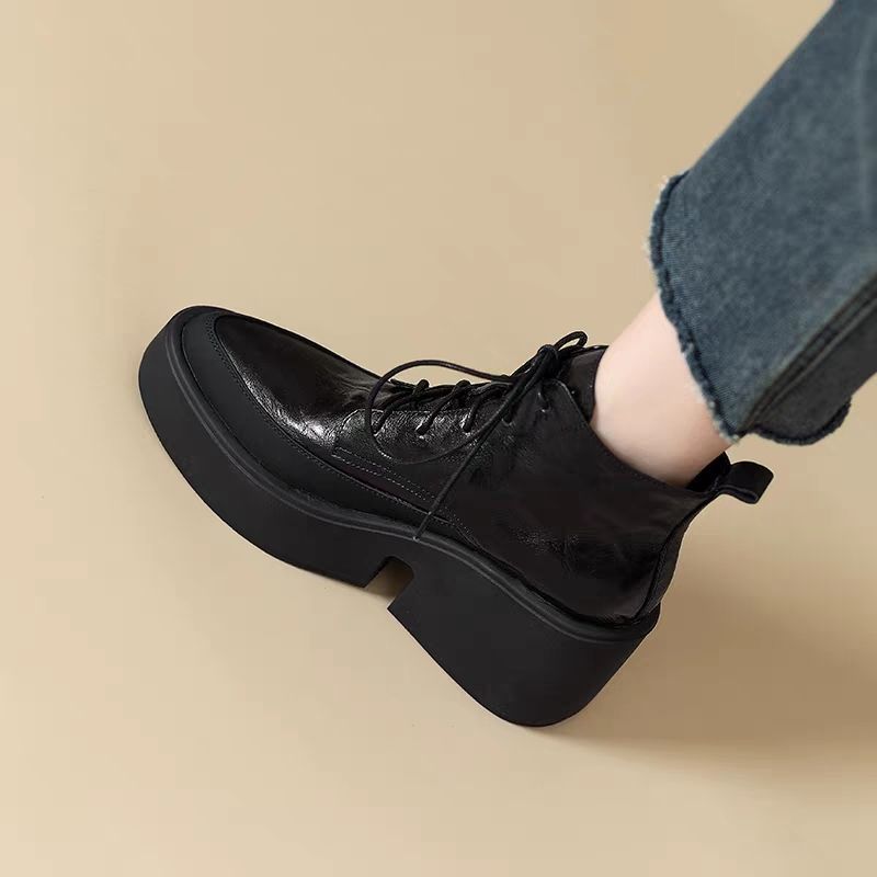 小个子高跟马丁靴女秋冬松糕厚底增高短靴女英伦风尖头粗跟瘦瘦靴