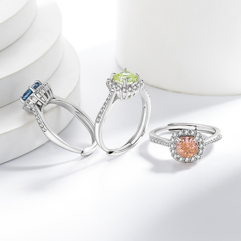 Damenring im Prinzessschliff mit farbigem Edelstein, Eisblumenschliff, quadratische Baguetteform, echt vergoldet, besetzt mit hochwertigen Diamanten_voghion.com
