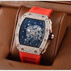廠家供應 新款鏤空個性老虎頭手錶鑲鑽潮流男女通用腕錶
