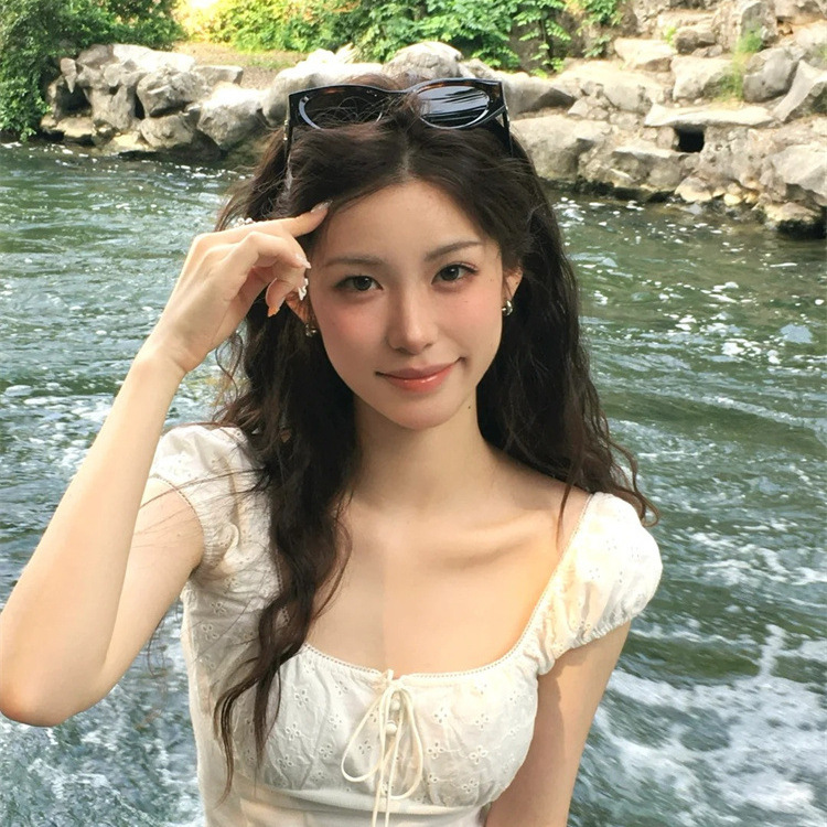 Linen Camisole for Women, Summer Design with Puff Sleeves, Fishbone Bow, Lace Trim, Slim Fit, Waist-Cinching Short Top