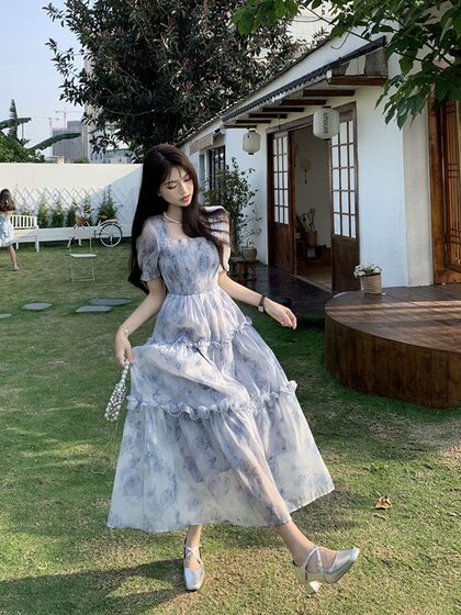 Vintage Square Collar Floral dress Summer New Super Fairy Mori Waist Slimming Long Skirt with Ear Edge Milk Blue