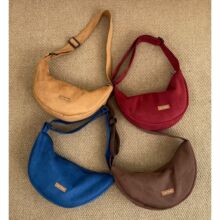 秋冬复古腋下牛角斜挎包女韩版高级质感单肩饺子包百搭小众通勤包