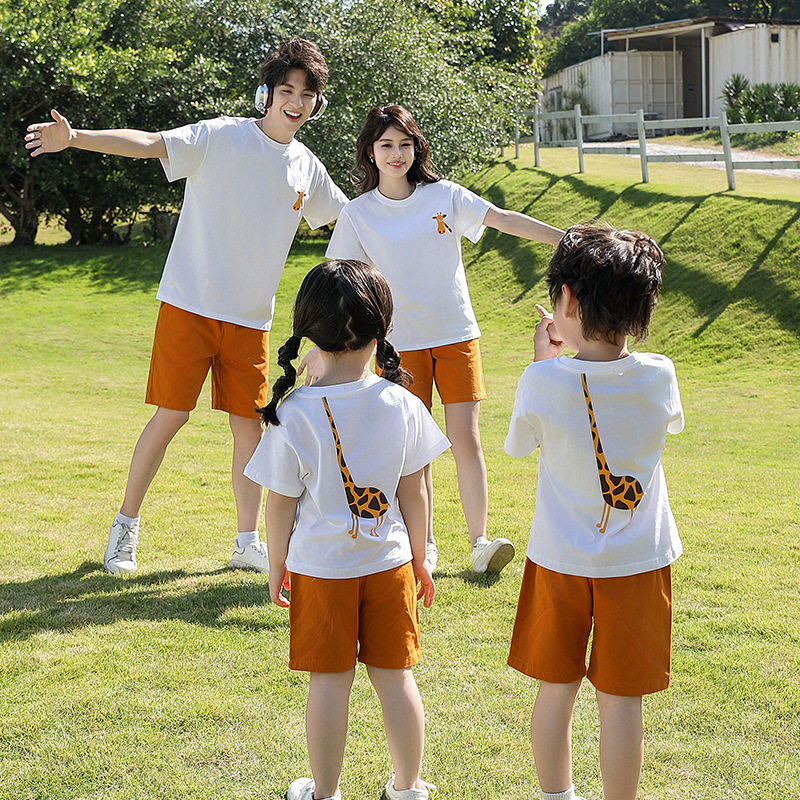 Parent-child clothes 2024 Summer new family clothes for a family of three western style short-sleeved T-shirt giraffe boys and girls T